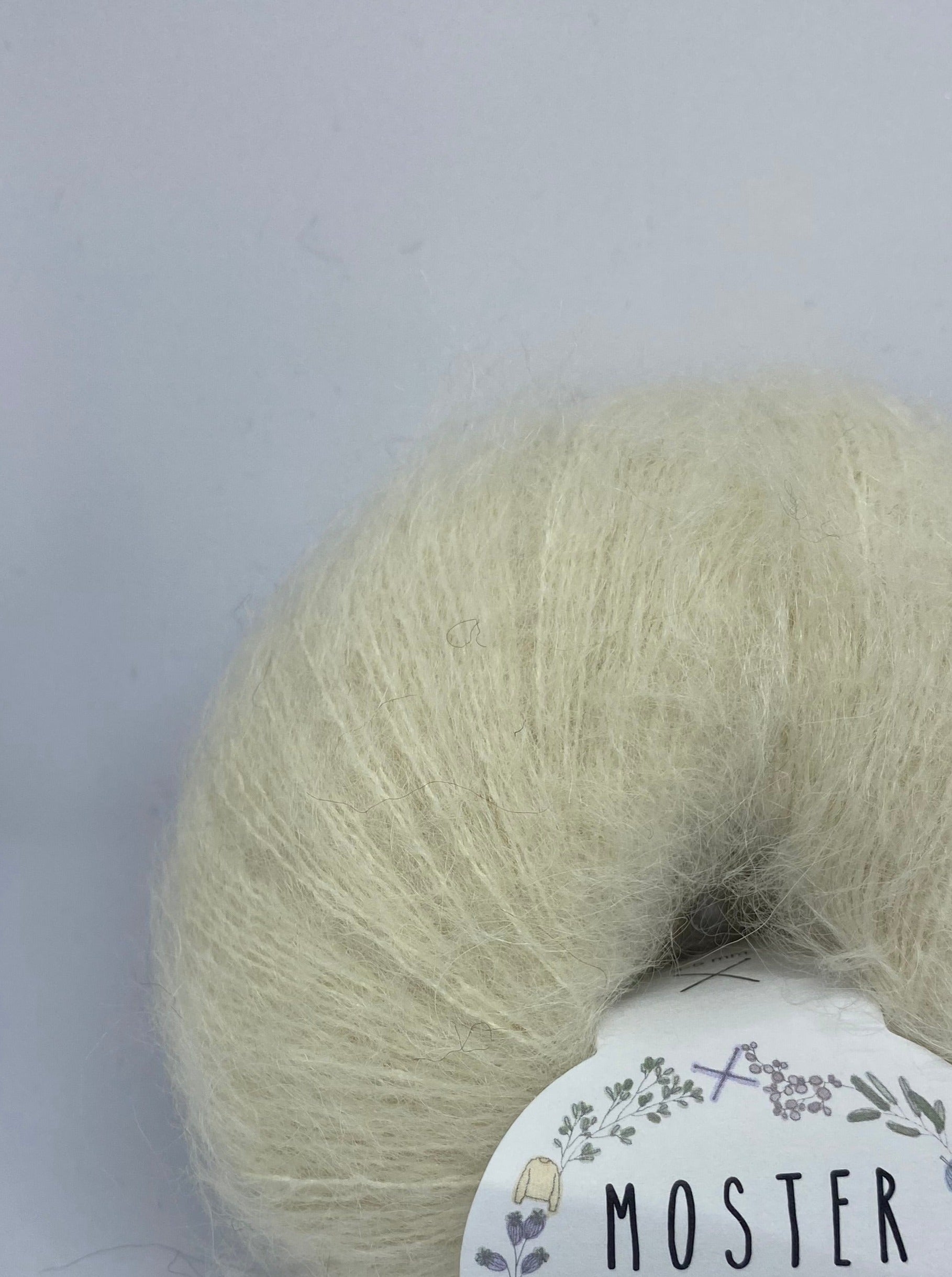 SNOW WHITE (BABY ALPACA SILK MOHAIR)